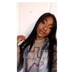 Meet your Posher, Tee